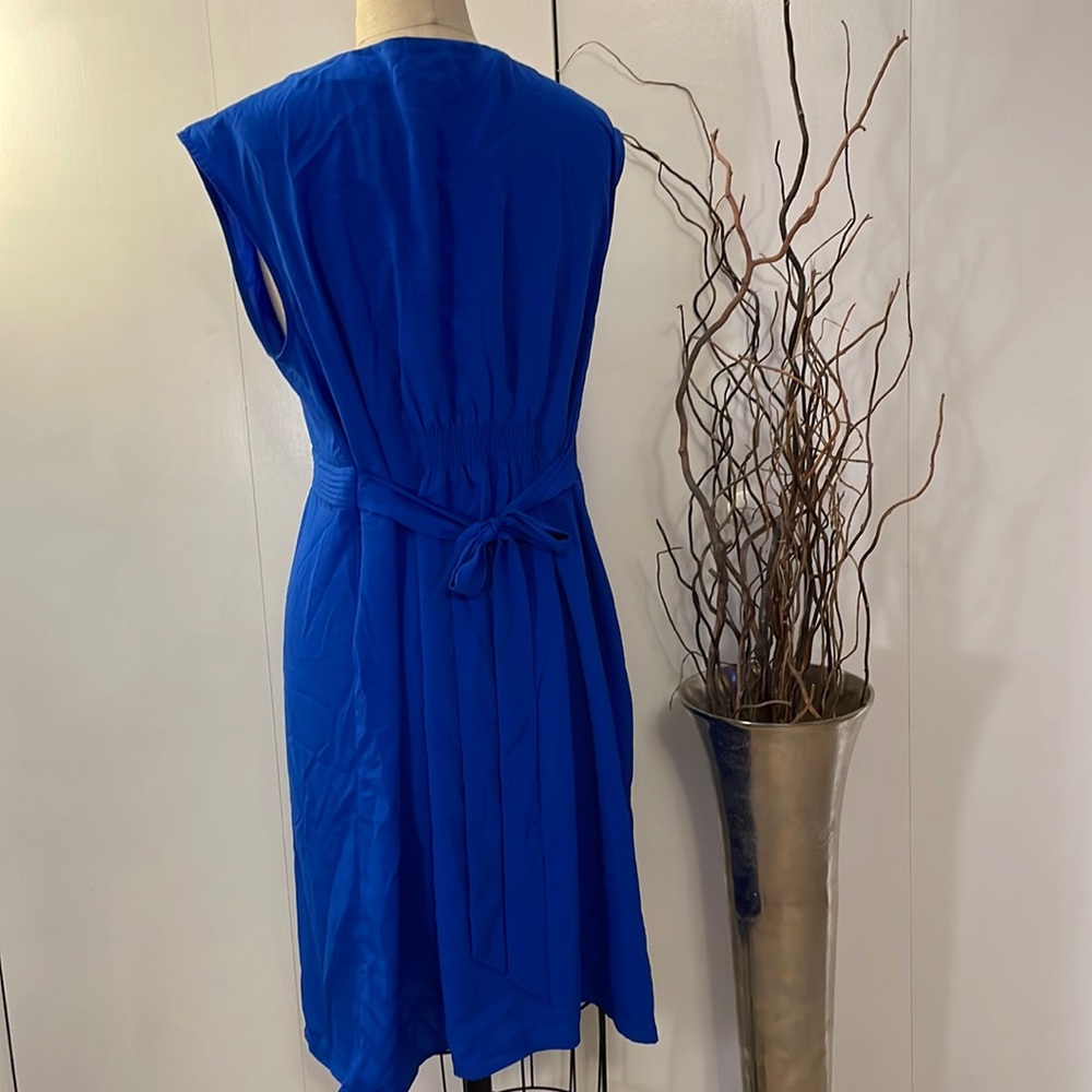 Motherhood Maternity sleeveless v-neck dress with back tie - Picture 5 of 8